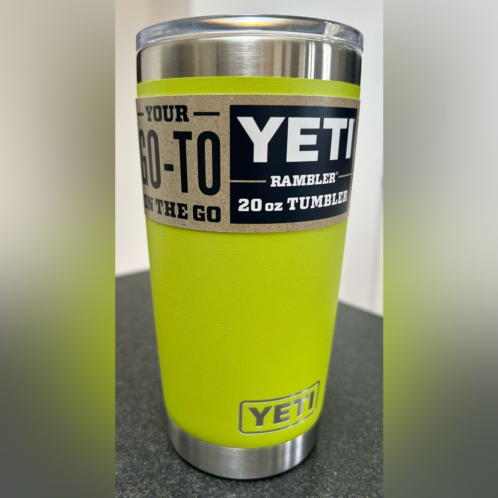 NEW / NWT - YETI 20 oz *Chartreuse* Rambler Tumbler